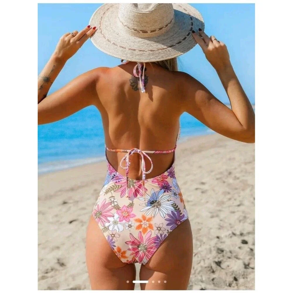 Cupshe Dahlia Daisy Halter One Piece Swimsuit Plunging Neckline M Retro Floral